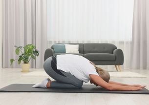 Cours yoga doux en ligne et replay  Les Ateliers du Bien Etre