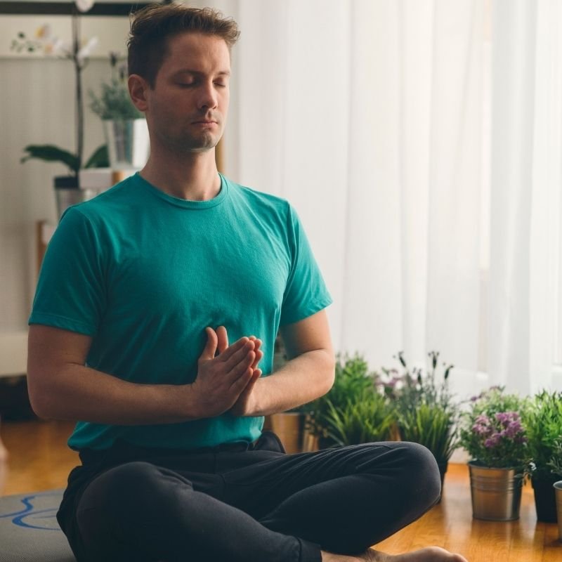 Cours yoga doux en direct et replay Les Ateliers du Bien-Etre